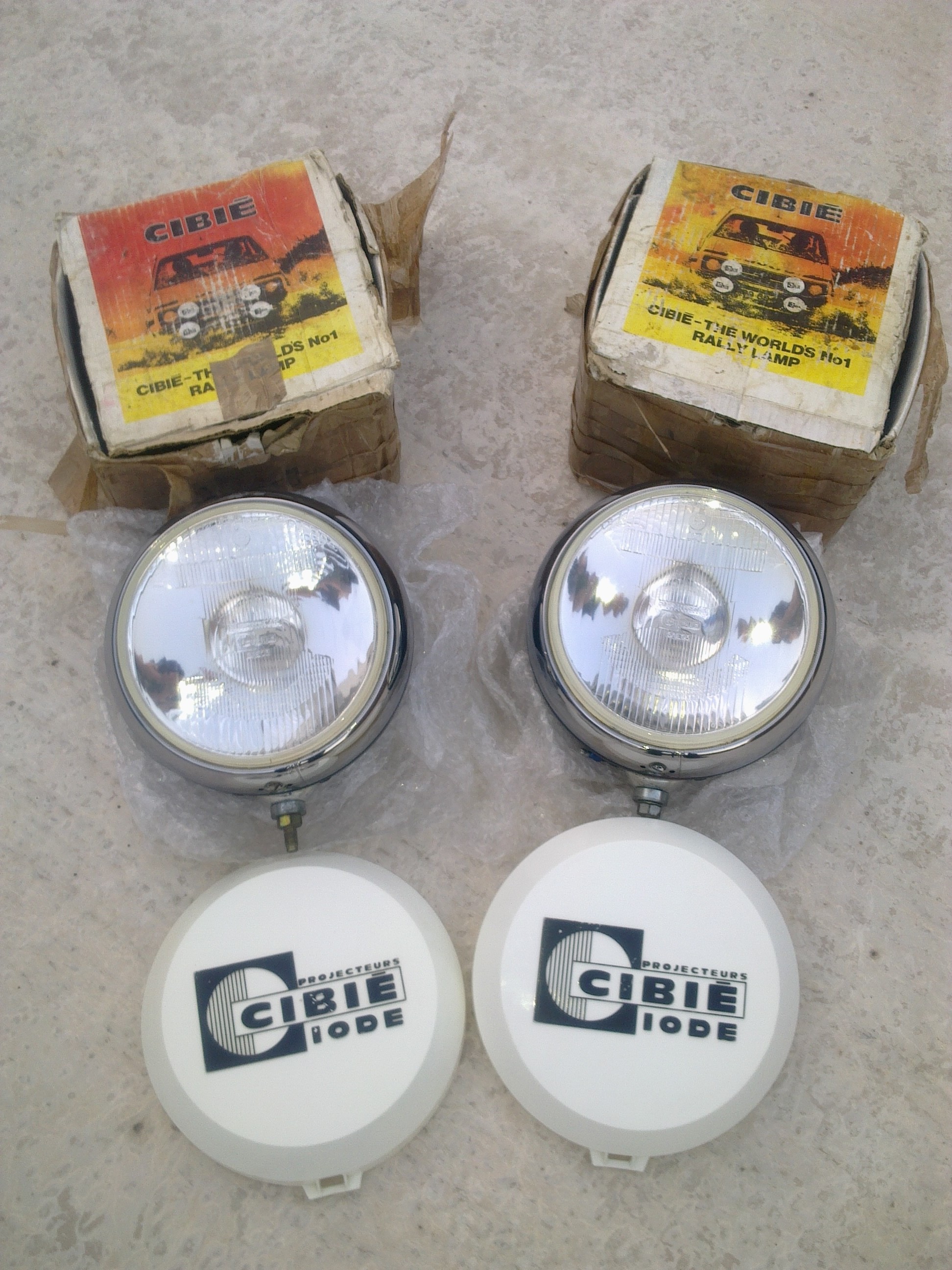 New cibie super Oscar spotlight with proper embossed covers...